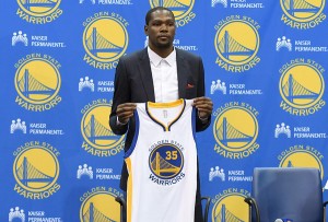 The Warriors officially introduce Kevin Durant